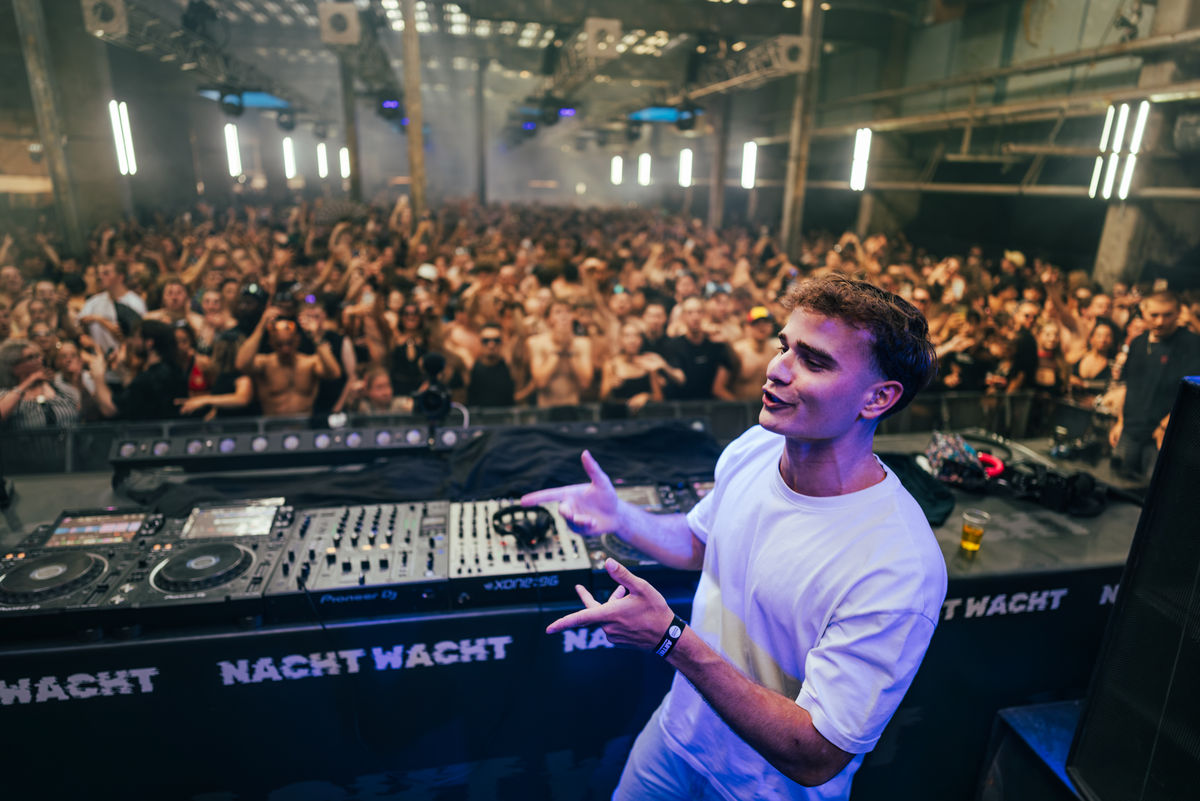 Loading... just a sec